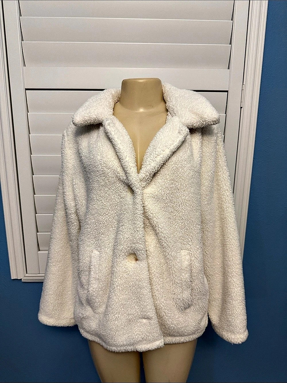 32 HEAT Teddy Jacket in White Size Large Like New